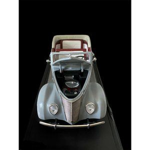 Road Signature 1:18 1937 Ford V-8 Convertible